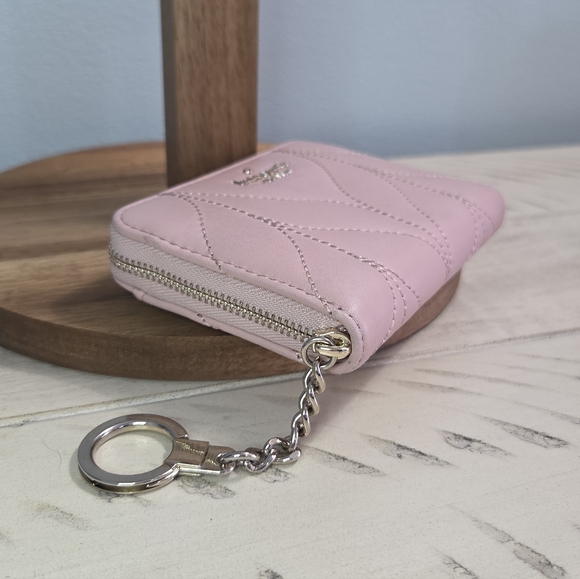 Kate Spade Dani wallet in the Briar Lane Quilted in Rosy Cheeks Color, EUC - Picture 9 of 14